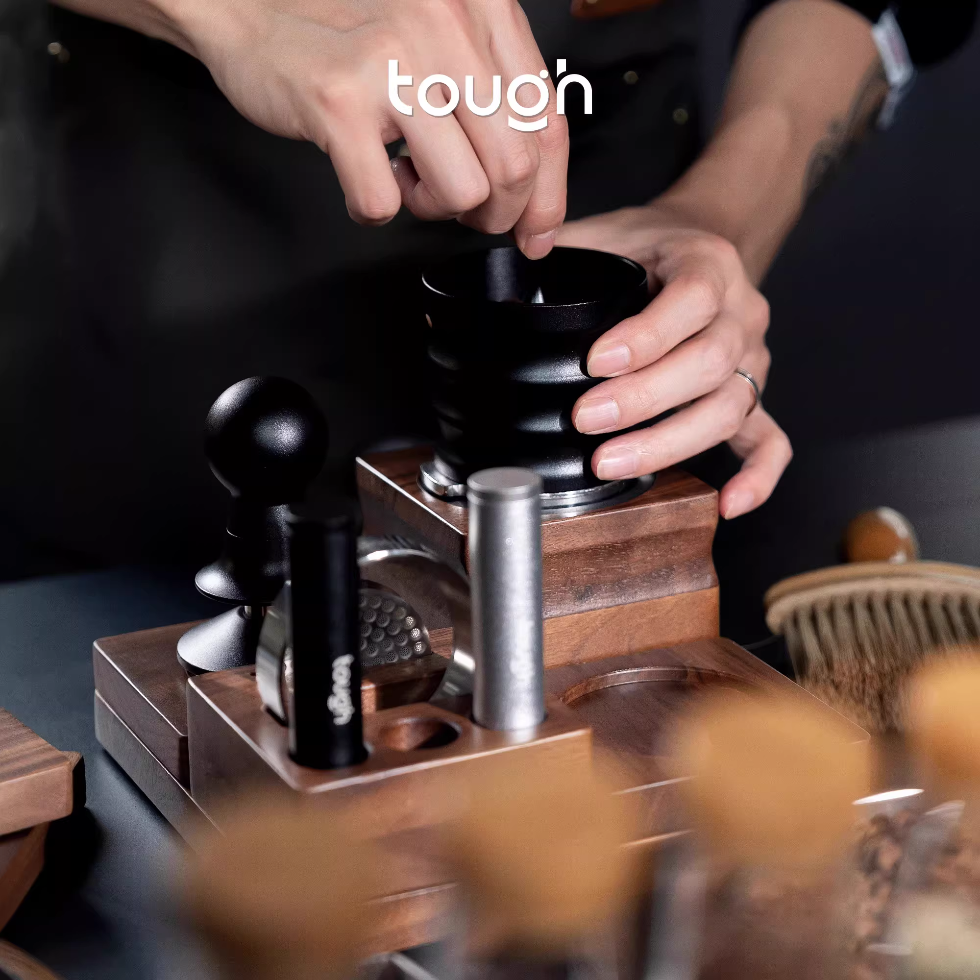 Giá để cà phê kiểu Ý bốn ngăn, kết hợp trò chơi xếp hình, tay cầm, dụng cụ tán bột cà phê, dụng cụ phân phối bột cà phê