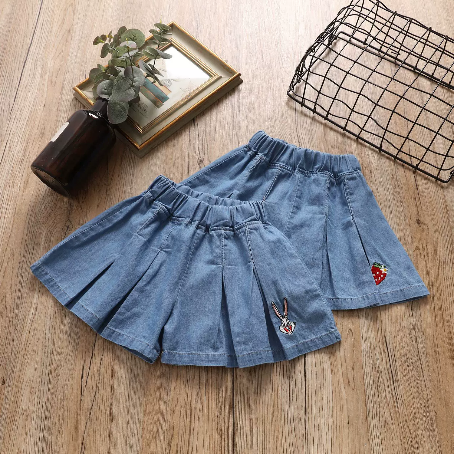 Quần short nữ phong cách mùa hè Quần short denim nhiều lớp thêu hoạt hình phong cách Hàn Quốc dành cho trẻ nhỏ