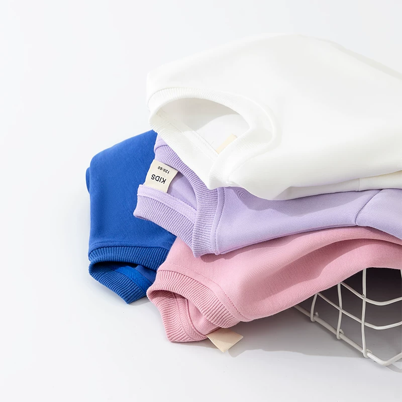 Áo len chui đầu cho bé trai, thương hiệu thời trang mới xuân thu 2025, áo len cổ tròn cho trẻ lớn, mẫu dài tay kiểu dáng mới xuân thu.