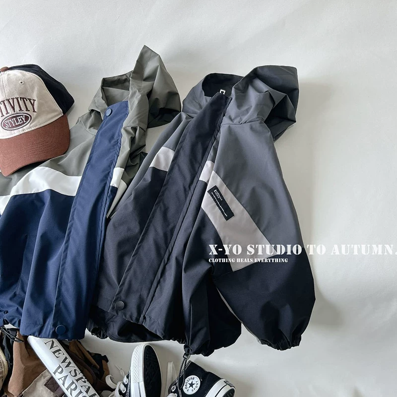 Áo khoác có mũ trẻ em xuân 2025 kiểu xuân thu mới dành cho trẻ lớn, áo khoác trench coat thời trang đường phố cá tính cho bé trai mùa xuân