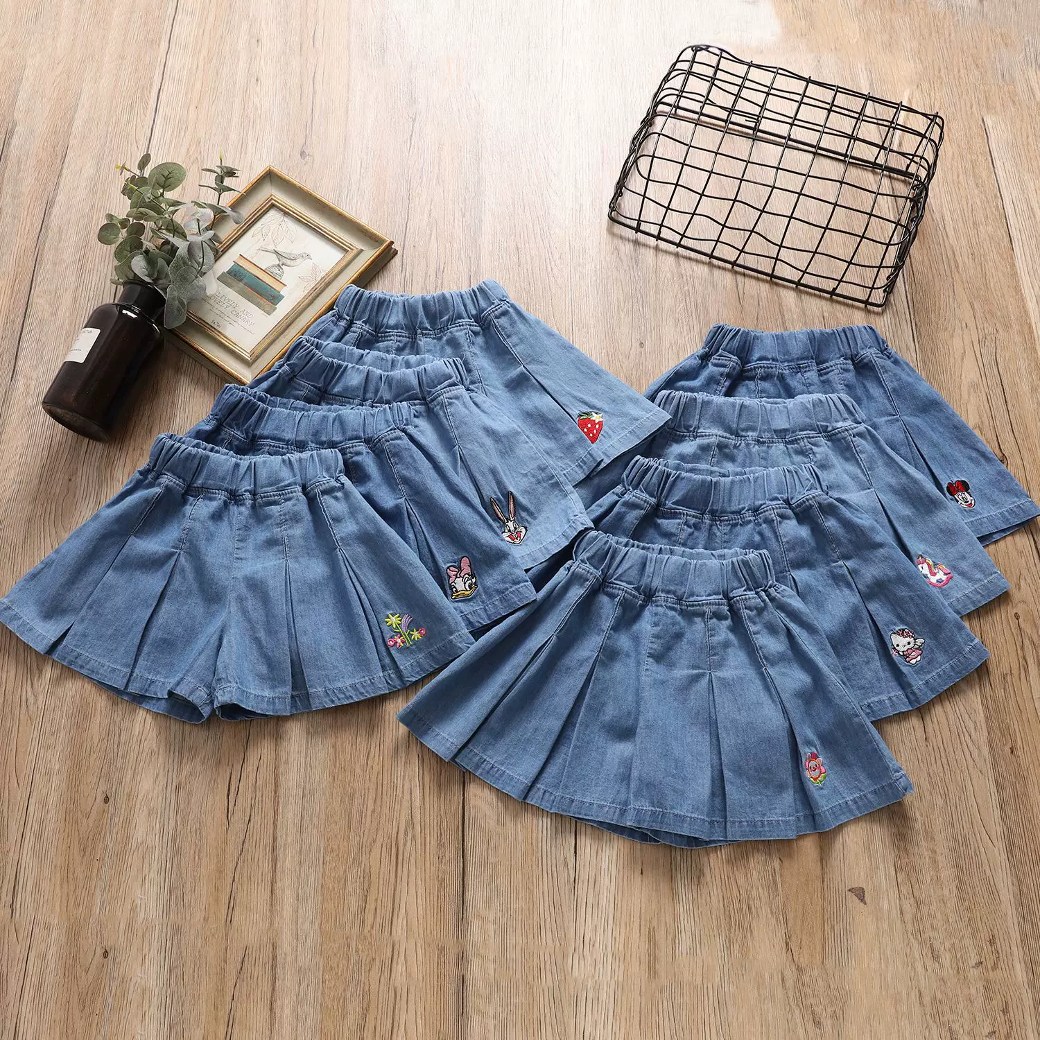 Quần short nữ phong cách mùa hè Quần short denim nhiều lớp thêu hoạt hình phong cách Hàn Quốc dành cho trẻ nhỏ