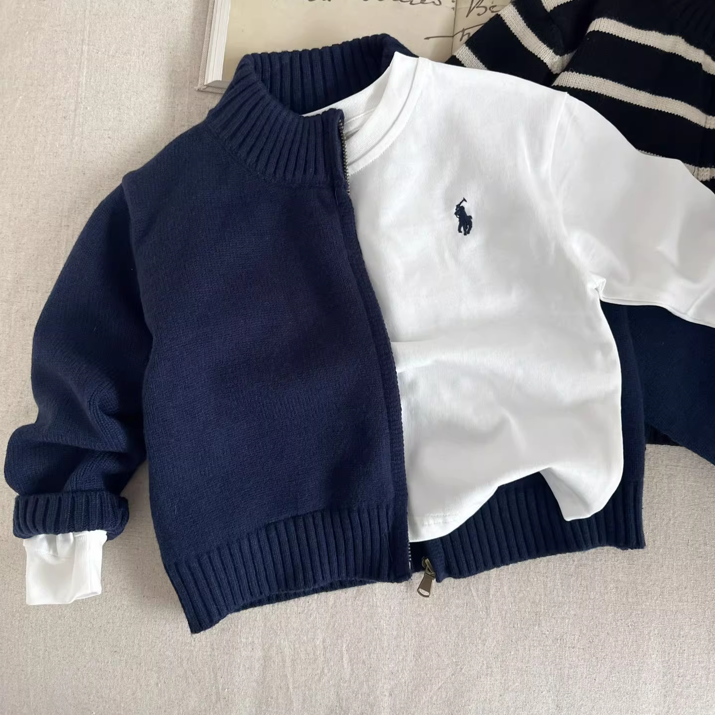 Áo khoác len trẻ em thu đông 2025 kiểu mới, áo len bé trai, áo khoác có khóa kéo thời trang