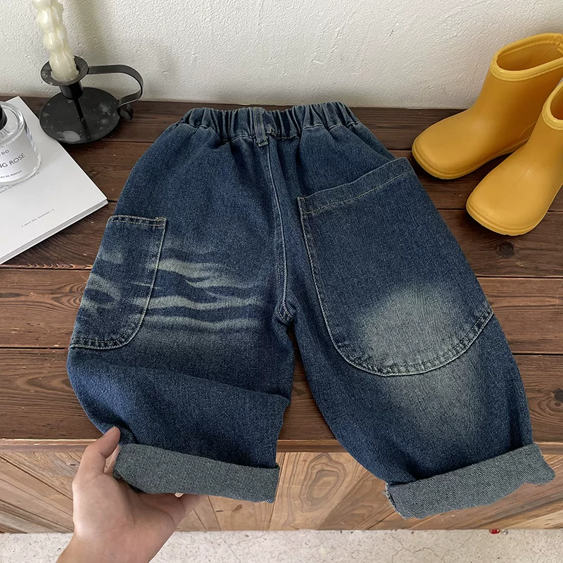 Quần jeans bé trai xuân hè 2025 kiểu mới, quần dài trẻ em dáng rộng thời trang, quần trẻ em xuân đông đa năng phong cách