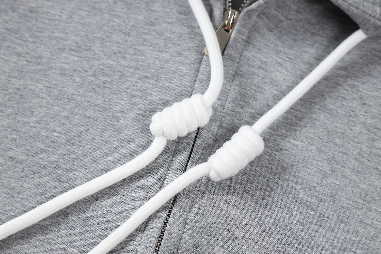 Áo khoác cardigan nhỏ nhắn dễ thương màu xám ngắn có mũ trùm đầu tay raglan dành cho nữ mùa xuân thu 2025 kiểu mới
