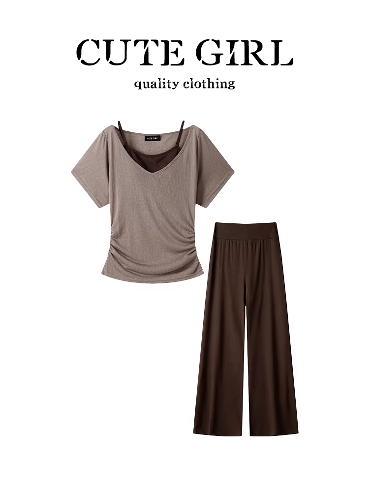CuteGirl mặc một bộ trang phục thanh lịch và phù hợp, bao gồm áo thun ngắn tay màu nâu, áo vest và quần thường trong bộ ba món dành cho nữ vào mùa hè.