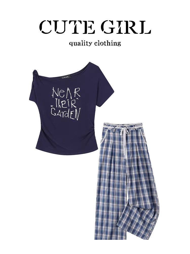 Bộ đồ hai mảnh phong cách Hàn Quốc CuteGirl dành cho nữ, áo thun trễ vai in chữ mùa hè và quần kẻ sọc thường ngày