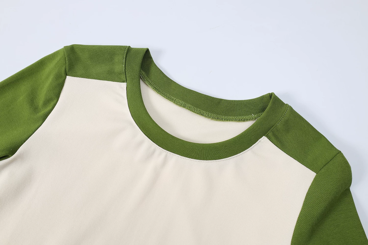 Áo thun nữ dáng ôm CuteGirl có lớp lót bên trong, kiểu dáng mới thu đông 2025, phong cách Mỹ, tay dài phối màu