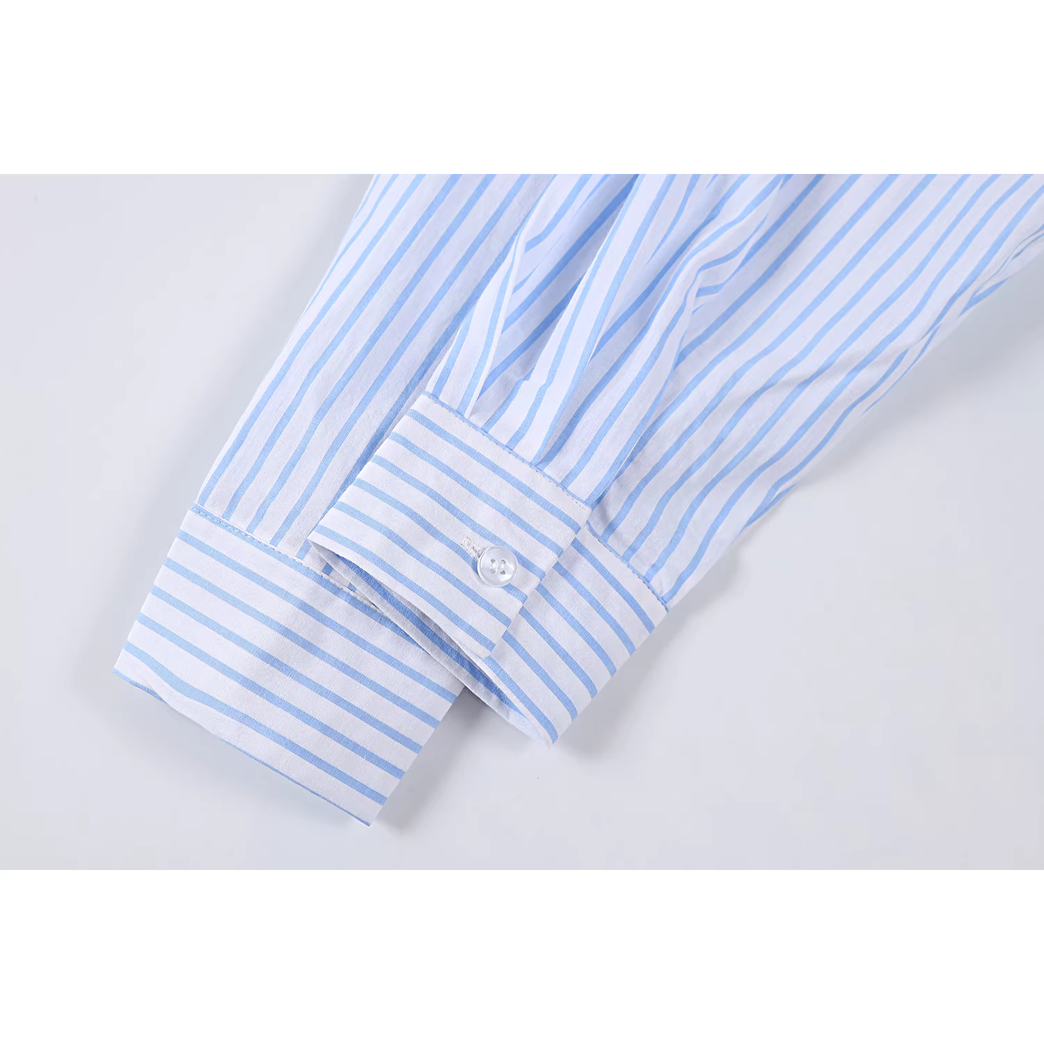 CuteGirl thiết kế sang trọng kiểu Pháp thêu bướm áo sơ mi sọc xanh áo khoác nữ mùa xuân dáng rộng