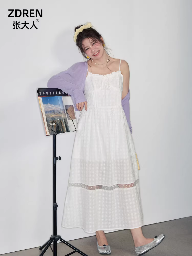 Bộ quần áo mùa hè mới dành cho nữ cỡ lớn của Zhang Daren, bộ váy yếm kẻ sọc trắng cạp cao dành cho phụ nữ hơi mũm mĩm.