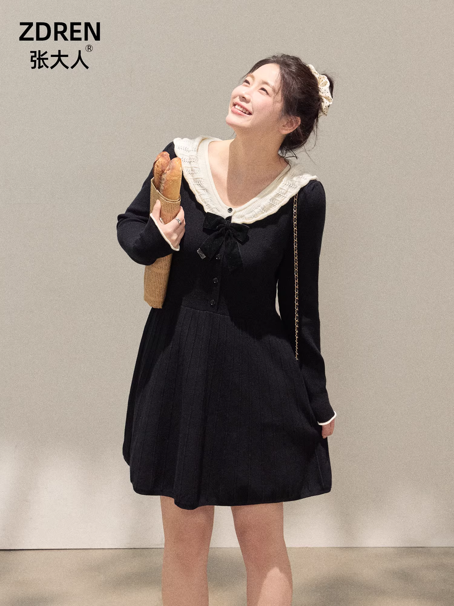 Quần áo nữ cỡ lớn dành cho người lớn, đầm đen nhỏ cổ ren trắng dáng ôm mới mùa thu đông, đầm dệt kim.