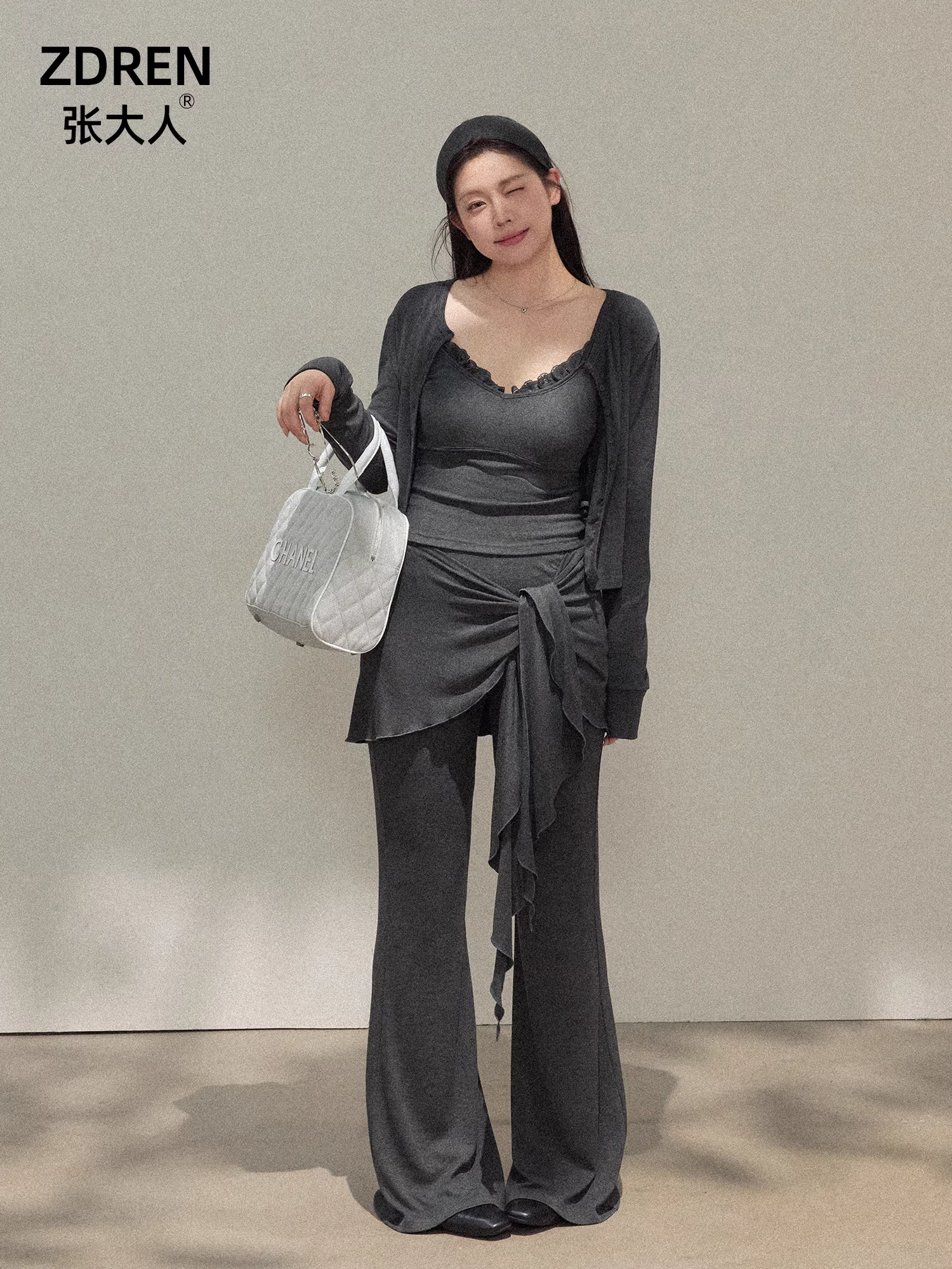 Quần áo thu đông cỡ lớn của Zhang Daren dành cho các cô gái mũm mĩm, trang phục tôn dáng, kiểu dáng trưởng thành và thanh lịch với áo kiểu dáng thời trang và quần ống loe.