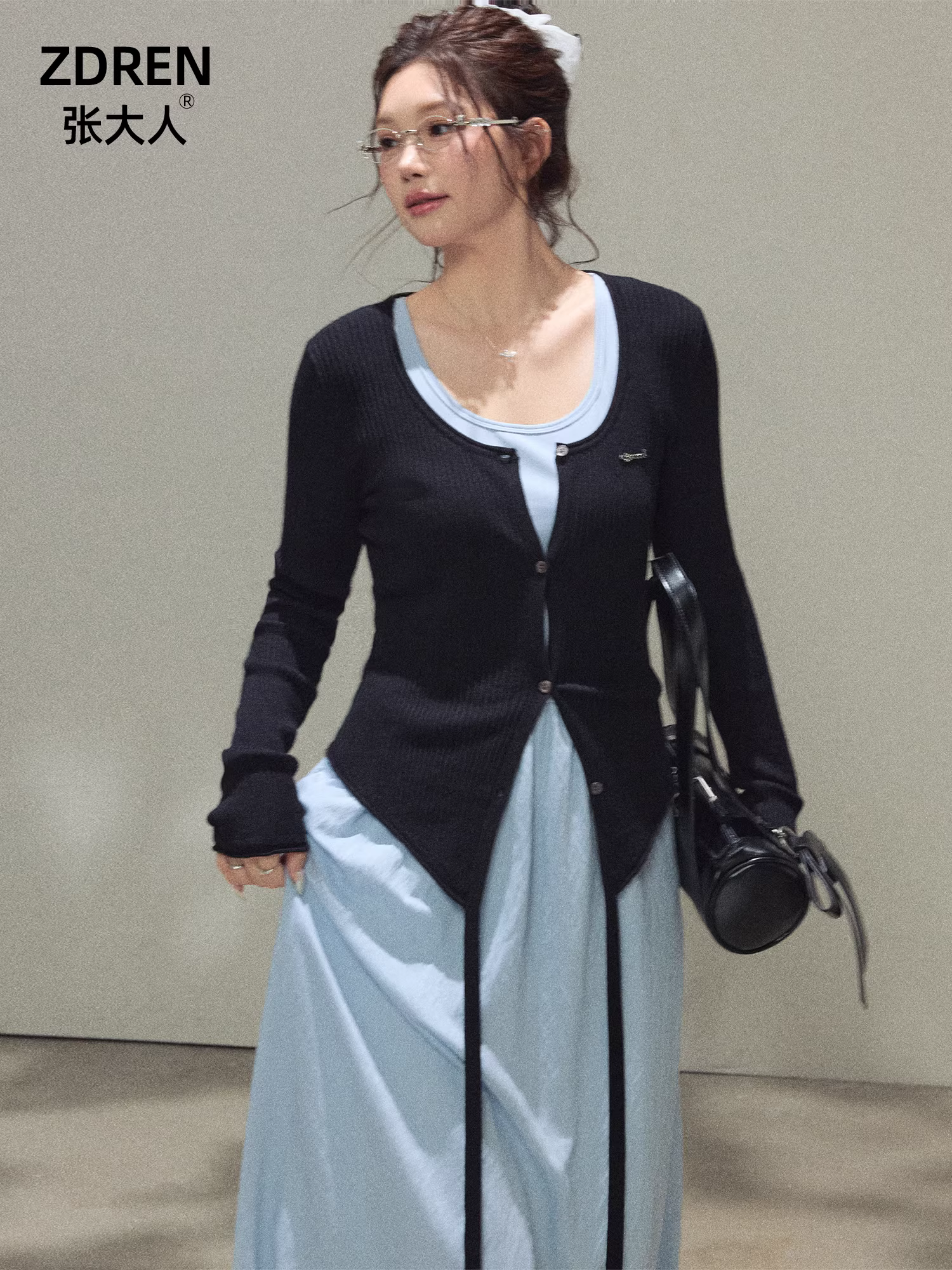 Quần áo nữ cỡ lớn dành cho người lớn, trang phục dệt kim màu đen tôn dáng và những chiếc váy dài màu xanh thanh lịch trong năm nay.