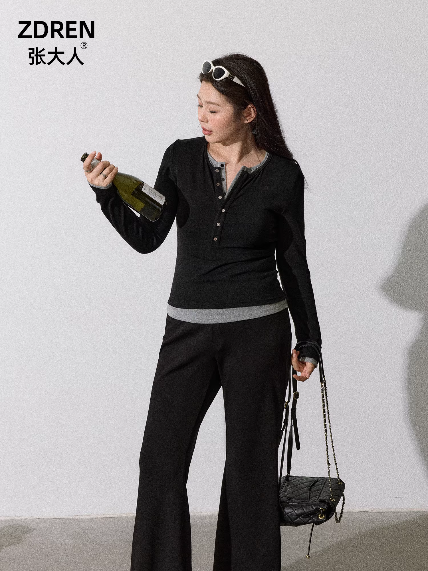 Quần áo nữ cỡ lớn dành cho các cô gái mũm mĩm, bộ trang phục giảm béo, áo henley dệt kim giả hai mảnh, quần ống loe màu đen