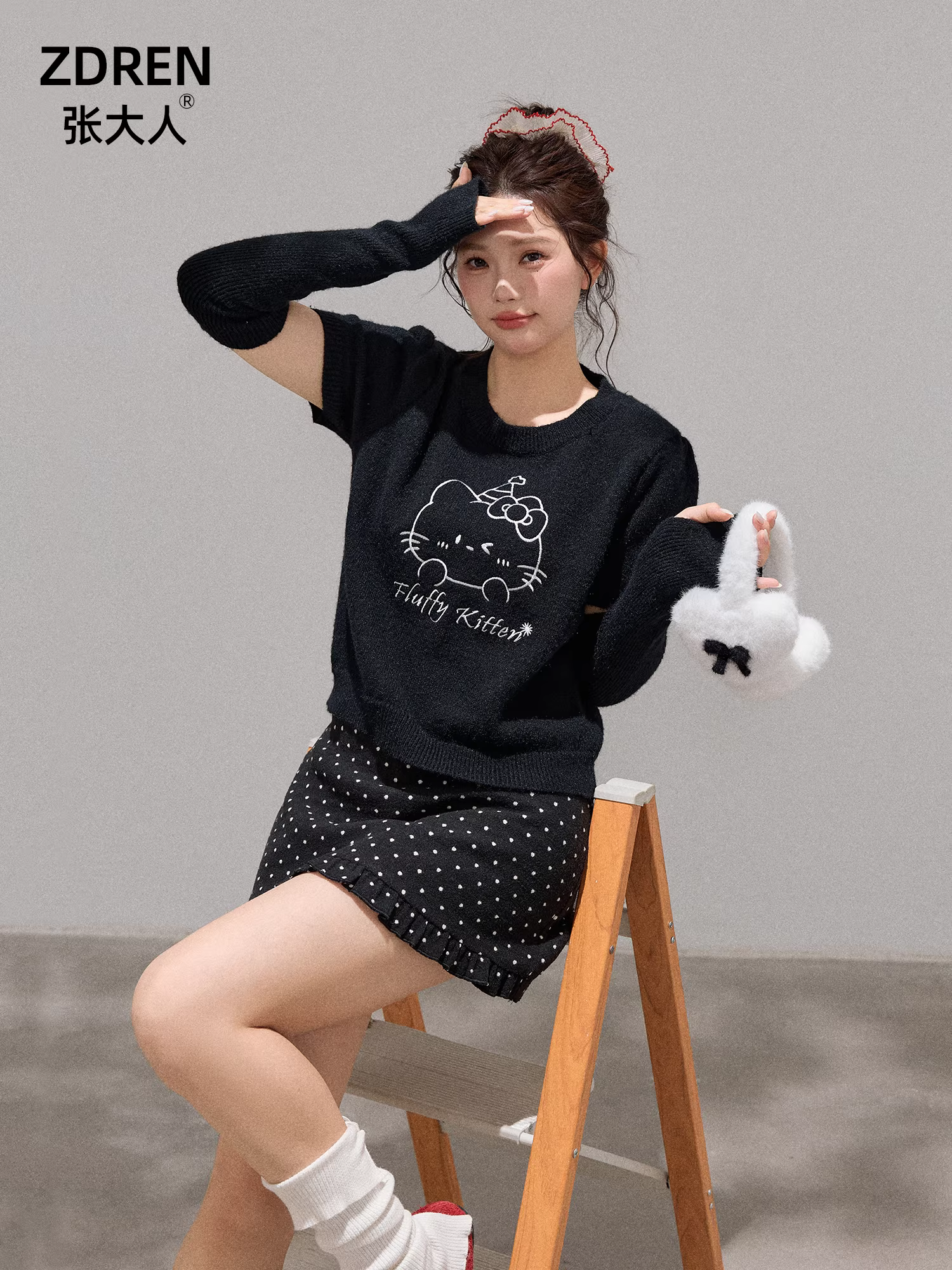 Quần áo nữ cỡ lớn dành cho người lớn, bộ trang phục OOTD giúp thon gọn, áo len giảm tuổi rất quyến rũ và chân váy chấm bi.