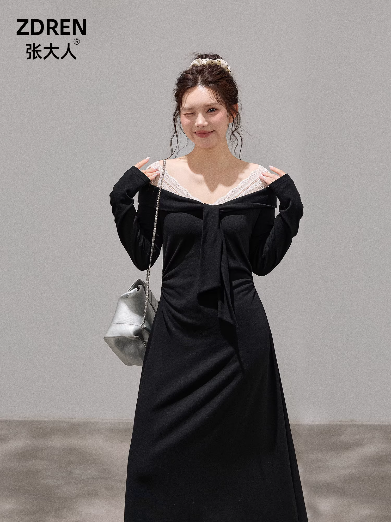 Quần áo mùa thu cỡ lớn dành cho nữ của Zhang Daren dành cho những người phụ nữ hơi mũm mĩm, váy kiểu quý tộc trễ vai tôn dáng, váy đen kiểu Pháp dự tiệc.