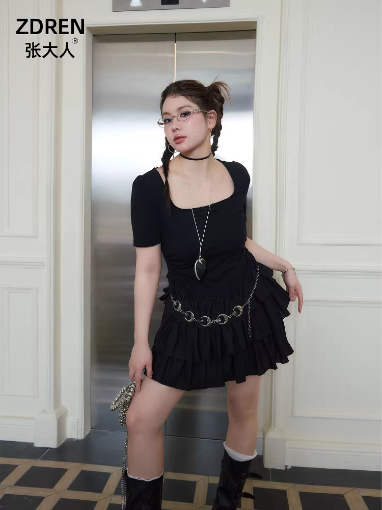 Zhang Daren 2025 Quần áo nữ cỡ lớn mùa hè dành cho những cô nàng mũm mĩm, Váy đen nhỏ nhắn tôn dáng, phong cách ngọt ngào và cá tính, Váy ôm dáng thời trang.