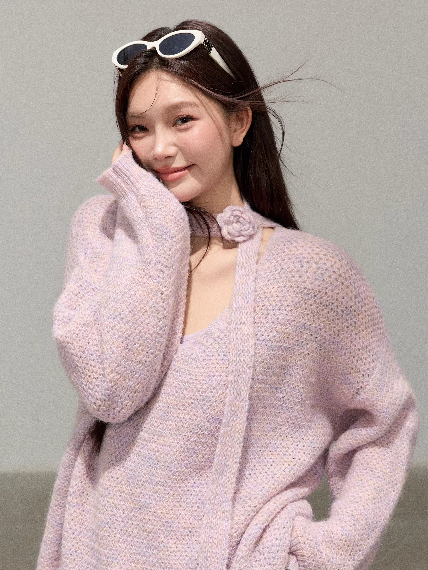 Quần áo nữ cỡ lớn dành cho người lớn, trang phục thon gọn cho phụ nữ hơi mũm mĩm, áo len phong cách nhẹ nhàng, váy dây spaghetti màu tím quyến rũ.