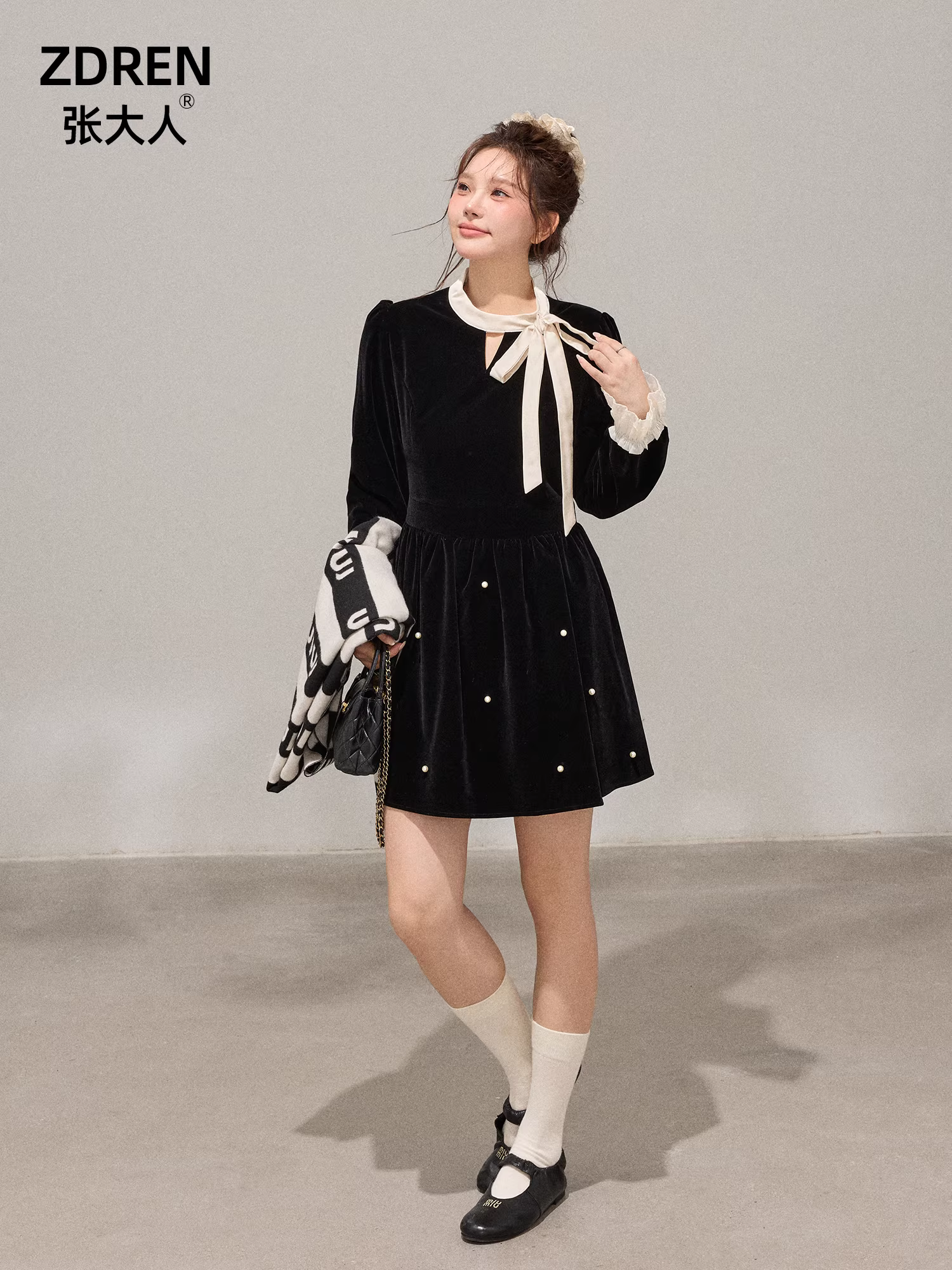 Quần áo nữ cỡ lớn dành cho người lớn, váy ngắn nhung ngọc trai cao cấp kiểu Hàn Quốc, dáng ôm, có dây buộc, mùa đông.