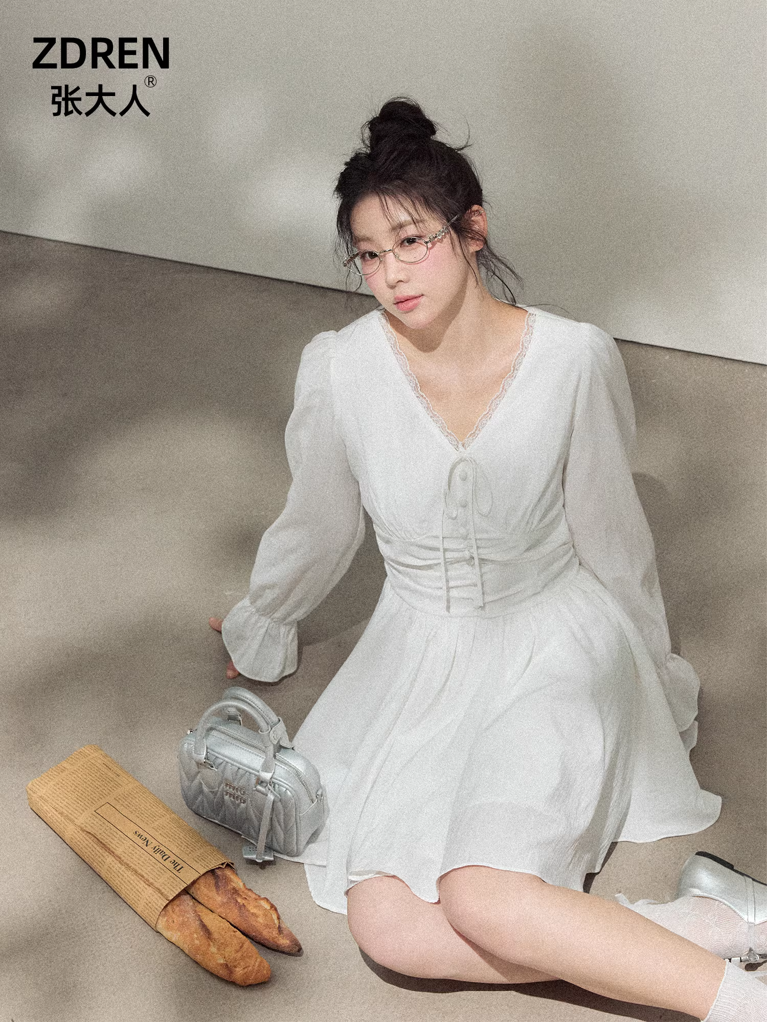 Quần áo nữ cỡ lớn dành cho người lớn, váy mới giúp thon gọn dáng người cho phụ nữ hơi mũm mĩm, phong cách thanh lịch và tinh tế, váy cổ chữ V ánh trăng.