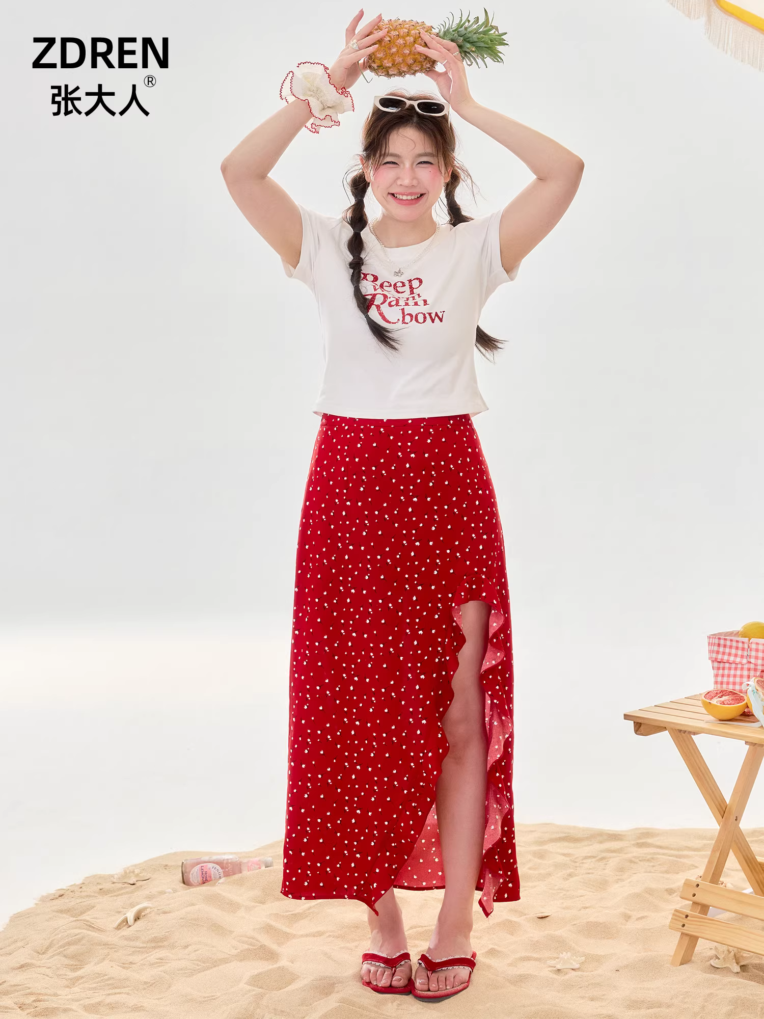 Quần áo nữ cỡ lớn dành cho người lớn, bộ đồ giảm béo dành cho phụ nữ hơi mũm mĩm, áo thun ngắn tay mùa hè kiểu dáng đơn giản với chân váy chấm bi xẻ tà.