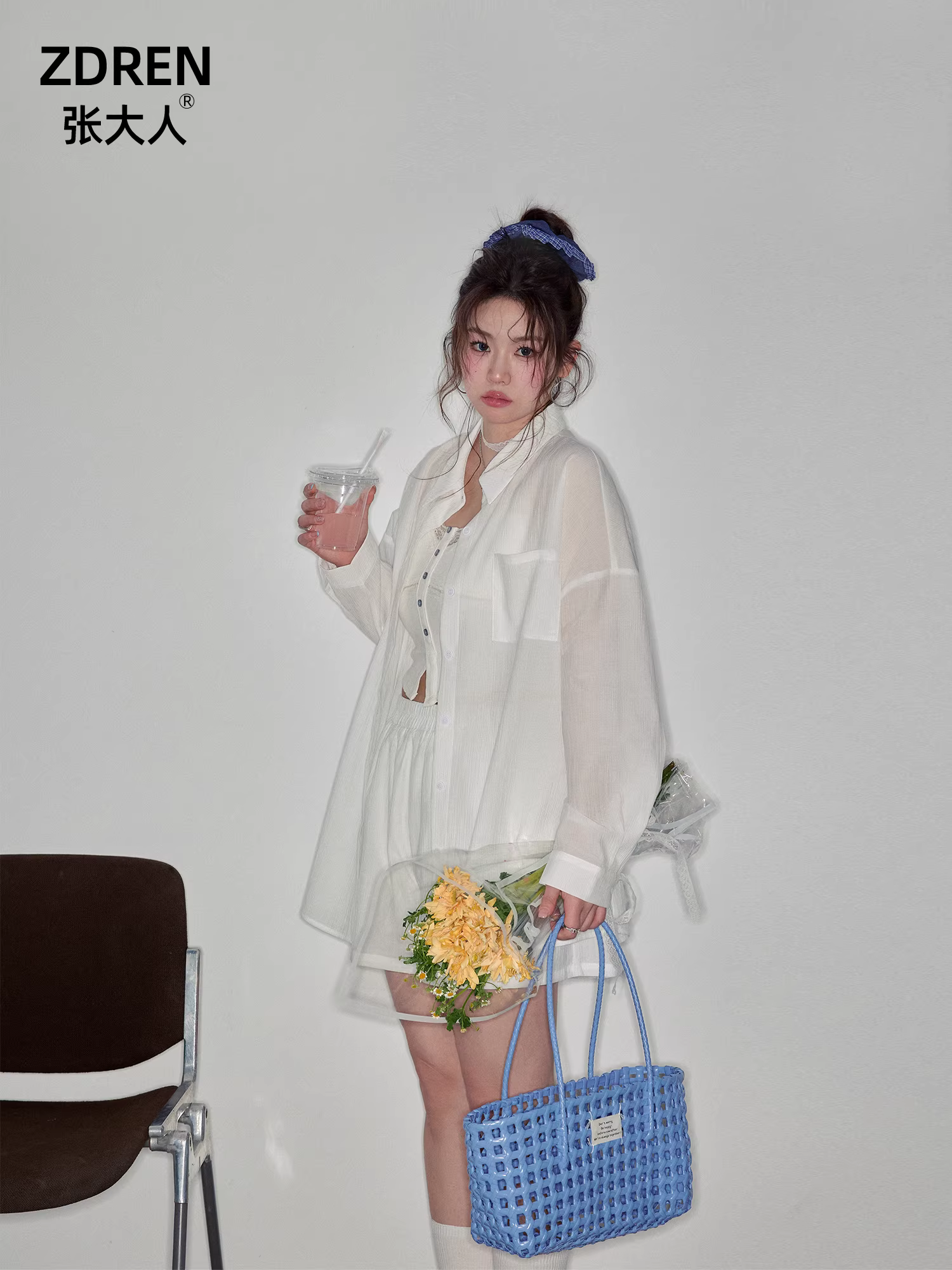 Quần áo nữ cỡ lớn dành cho người lớn, trang phục phong cách Hàn Quốc dành cho các cô gái mũm mĩm, có tác dụng giảm béo, bộ áo sơ mi trắng và quần short.