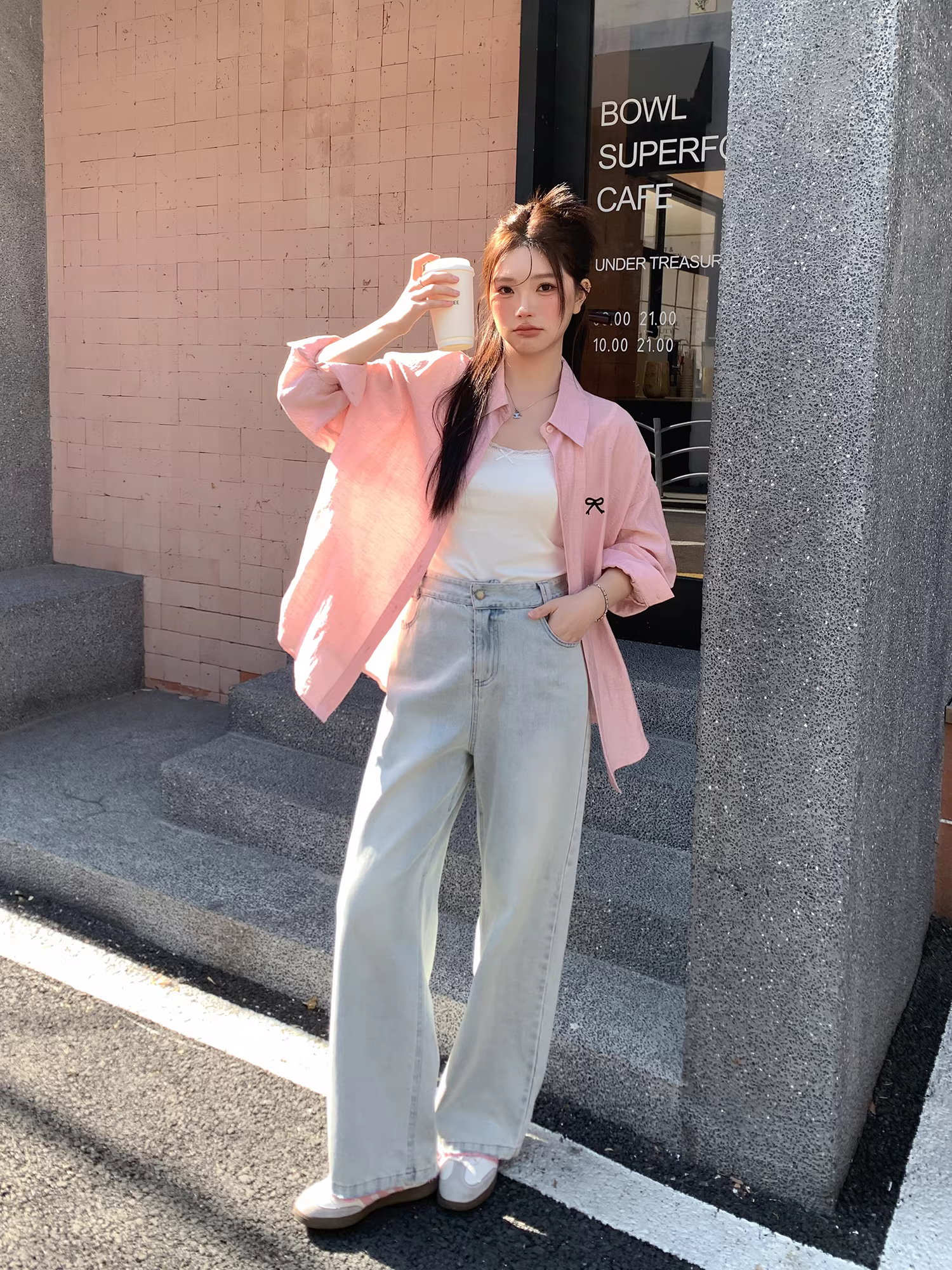 Quần áo nữ cỡ lớn dành cho người lớn, quần jean ống rộng cạp cao, dáng thẳng, che hông và thon eo, kiểu dáng mới.