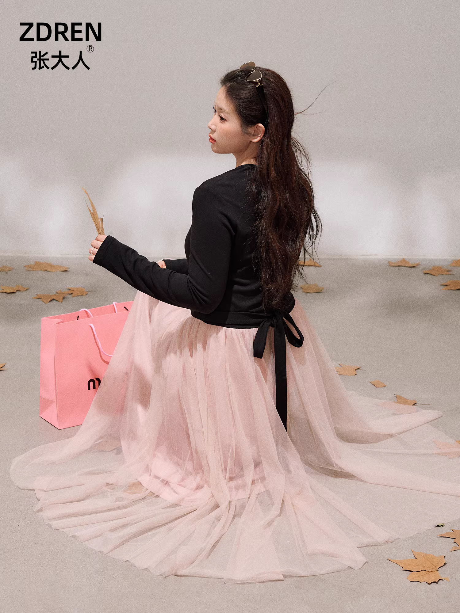 Quần áo nữ cỡ lớn dành cho người lớn, váy gạc màu hồng dịu nhẹ và giảm béo mùa đông phong cách Hàn Quốc, váy thời trang và thanh lịch.