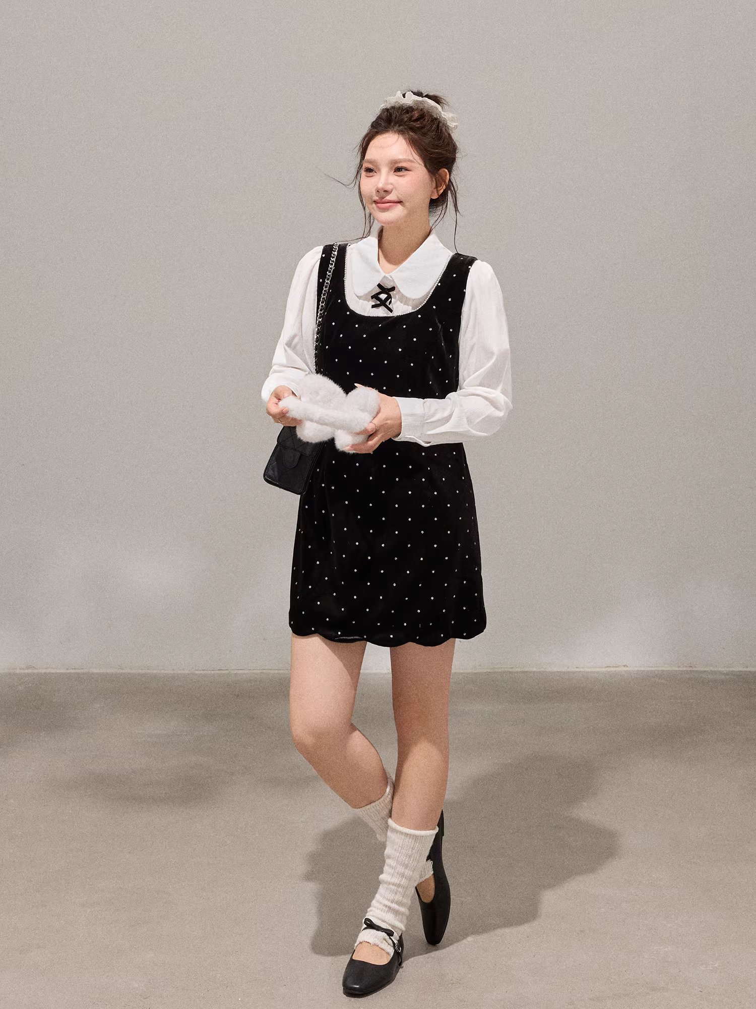 Quần áo nữ cỡ lớn dành cho người lớn, phong cách Hàn Quốc, giảm béo, áo sơ mi cổ búp bê ngọt ngào, bộ váy nhung chấm bi.