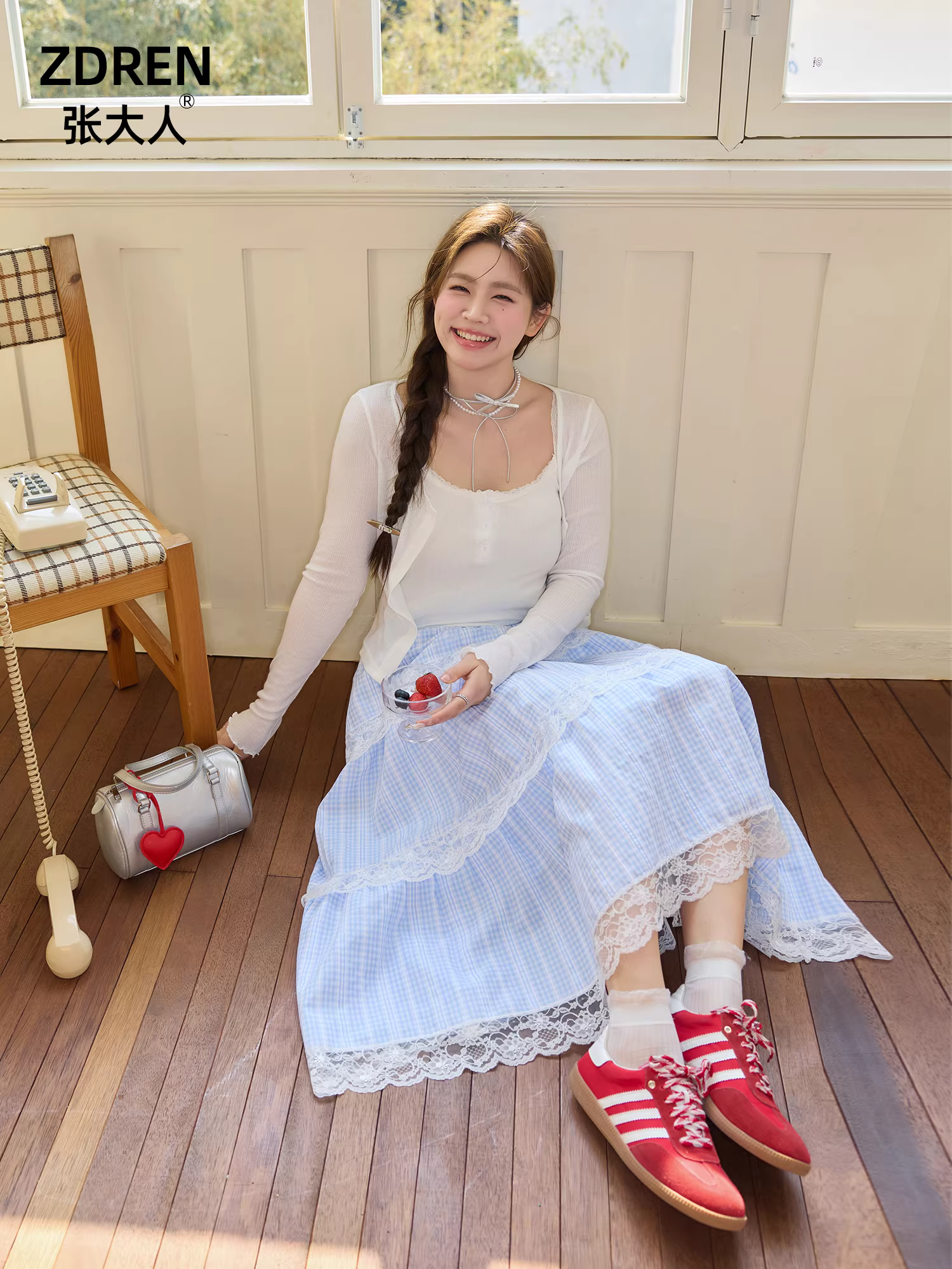 Quần áo thu đông cỡ lớn dành cho nữ của Zhang Daren dành cho những cô nàng mũm mĩm, trang phục thon gọn, áo kiểu nhẹ nhàng đầu thu và chân váy lưng cao.