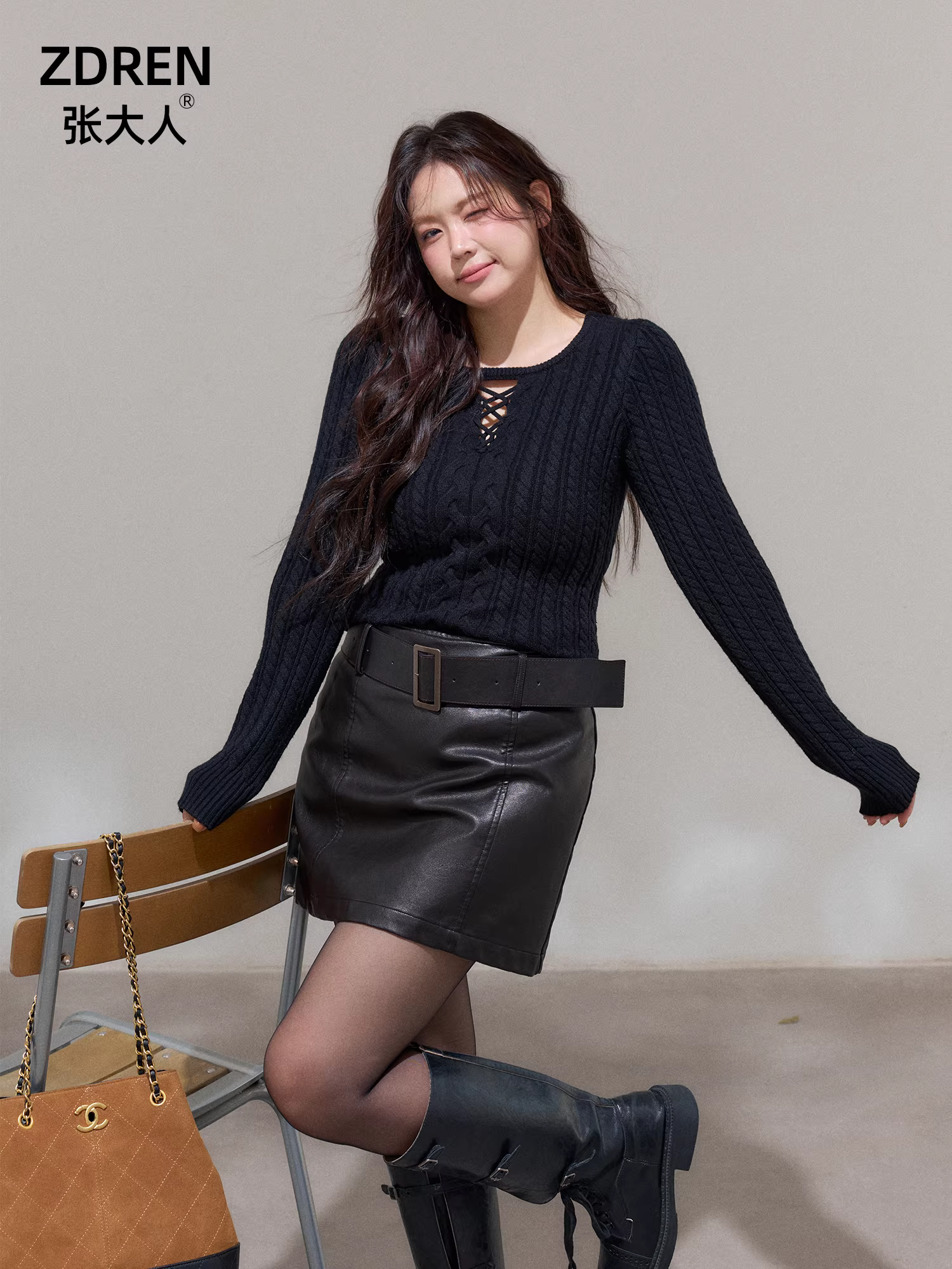 Quần áo nữ cỡ lớn mới của Zhang Daren dành cho những cô nàng mũm mĩm, bộ áo dệt kim màu đen thanh lịch và váy da kiểu Hàn Quốc.