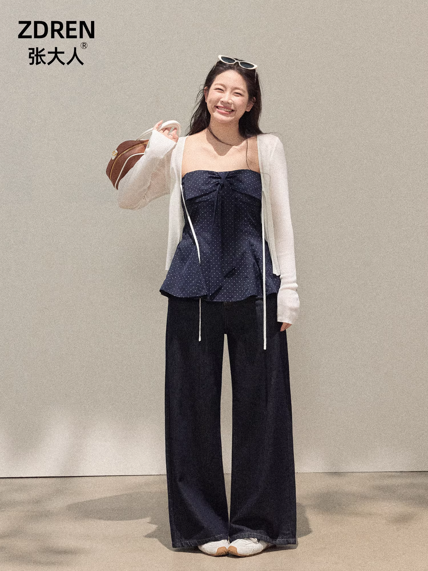 Quần áo nữ cỡ lớn hợp thời trang của Zhang Daren năm nay: bộ đồ giảm béo dành cho phụ nữ hơi mũm mĩm, áo kiểu Hàn Quốc, quần jean ống rộng.