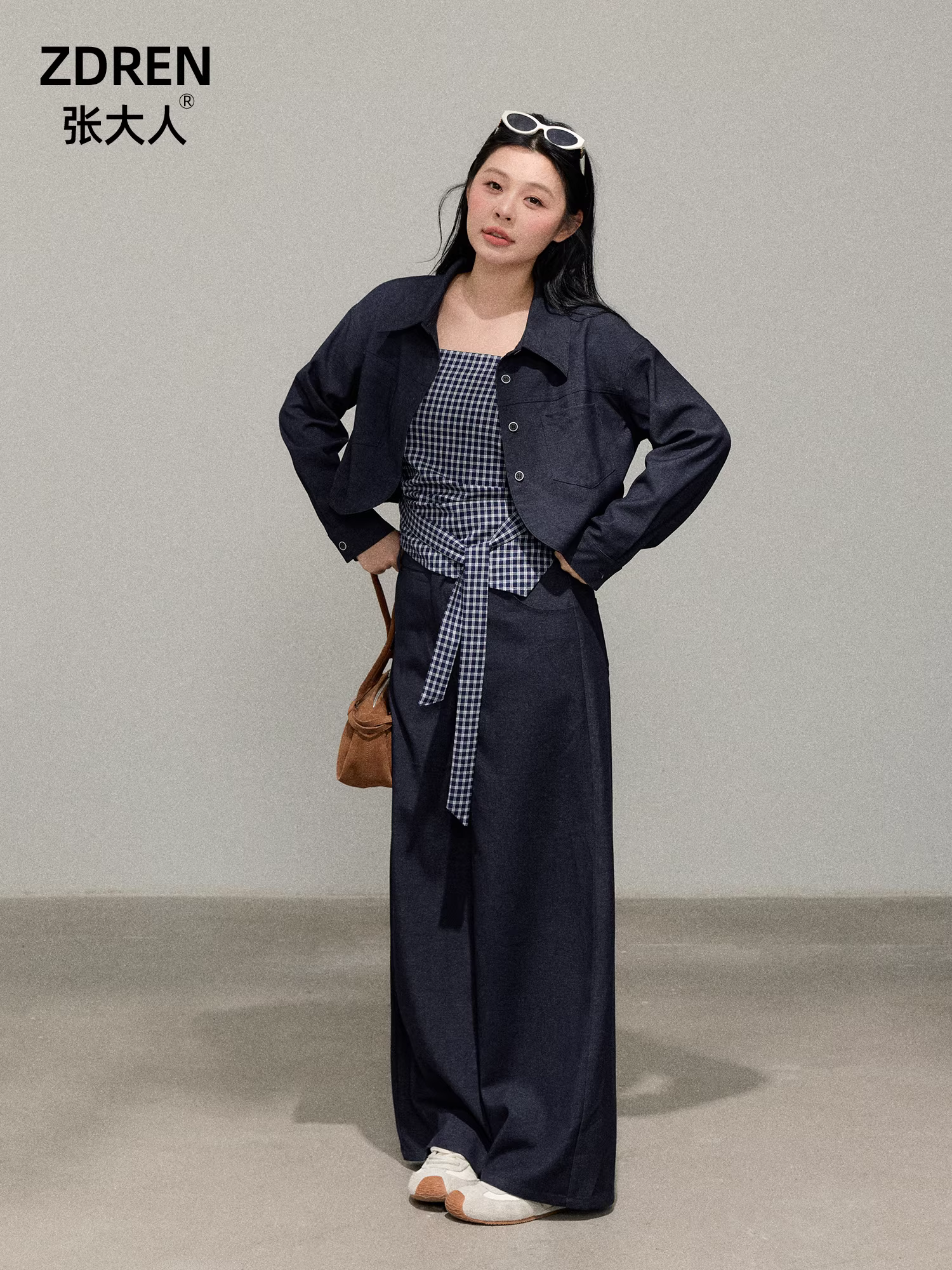 Trang phục OOTD kiểu Hàn Quốc của Zhang Daren dành cho phụ nữ cỡ lớn, bộ đồ thon gọn cho các cô nàng mũm mĩm, áo sơ mi phong cách lười biếng, quần ống rộng lưng cao.