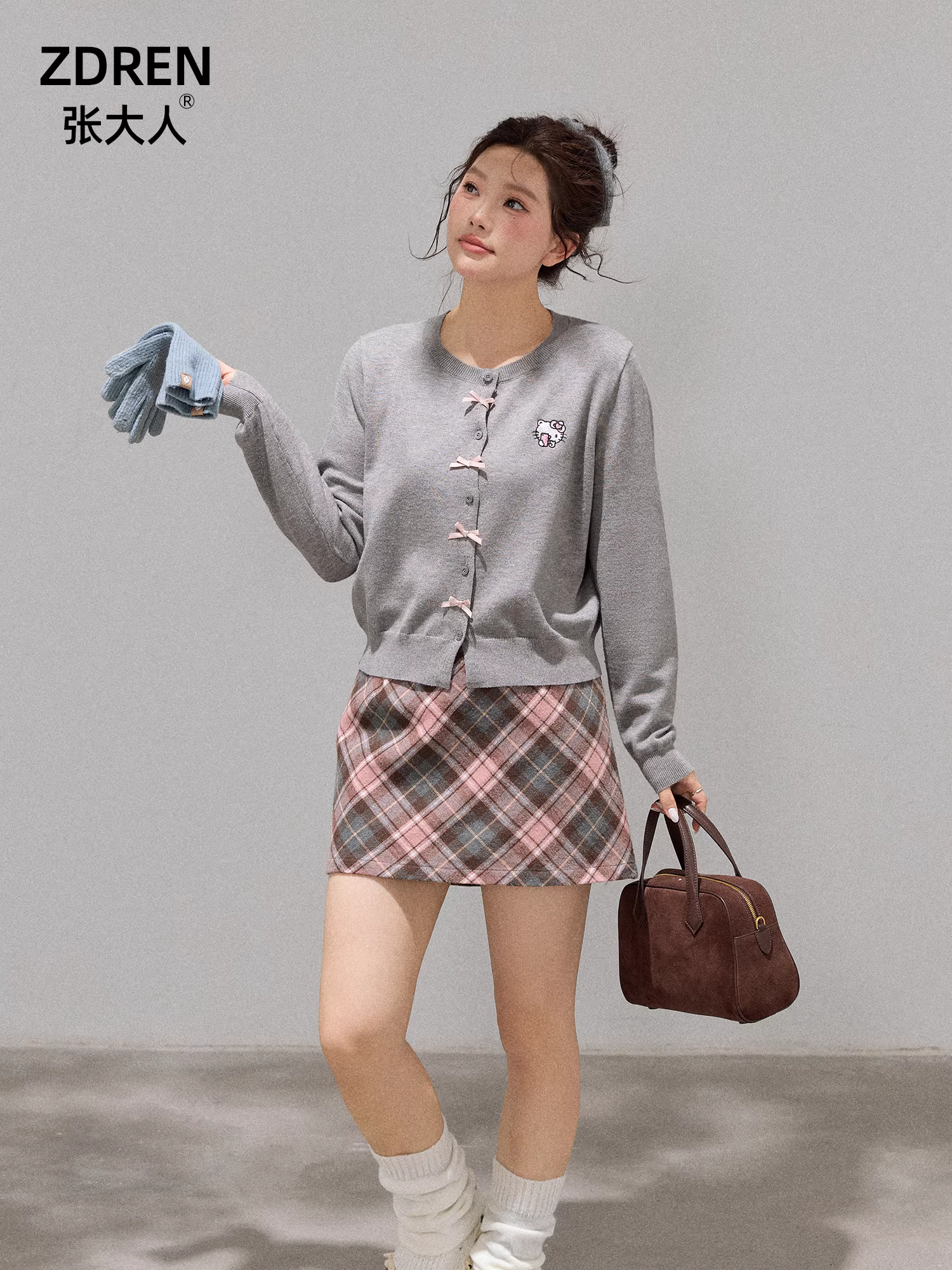 Quần áo cỡ lớn dành cho phụ nữ trưởng thành, trang phục giảm béo cho các cô gái mũm mĩm, phong cách cô gái ngọt ngào, áo len đan giảm tuổi tác và bộ váy kẻ sọc.