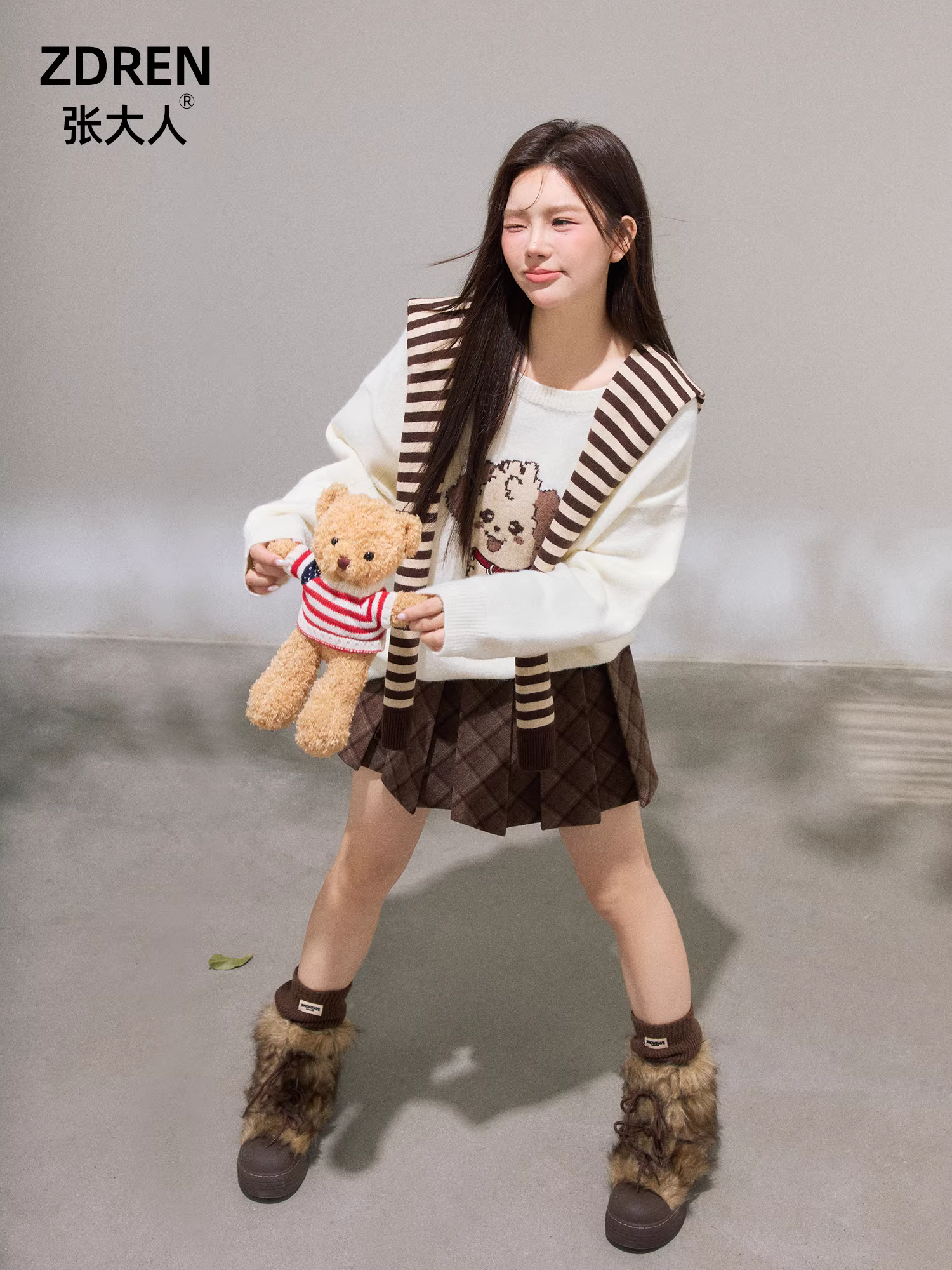 Quần áo nữ cỡ lớn dành cho người lớn, bộ áo khoác len dáng chó dễ thương và váy kẻ sọc mùa đông giúp thon gọn dành cho các cô gái mũm mĩm.