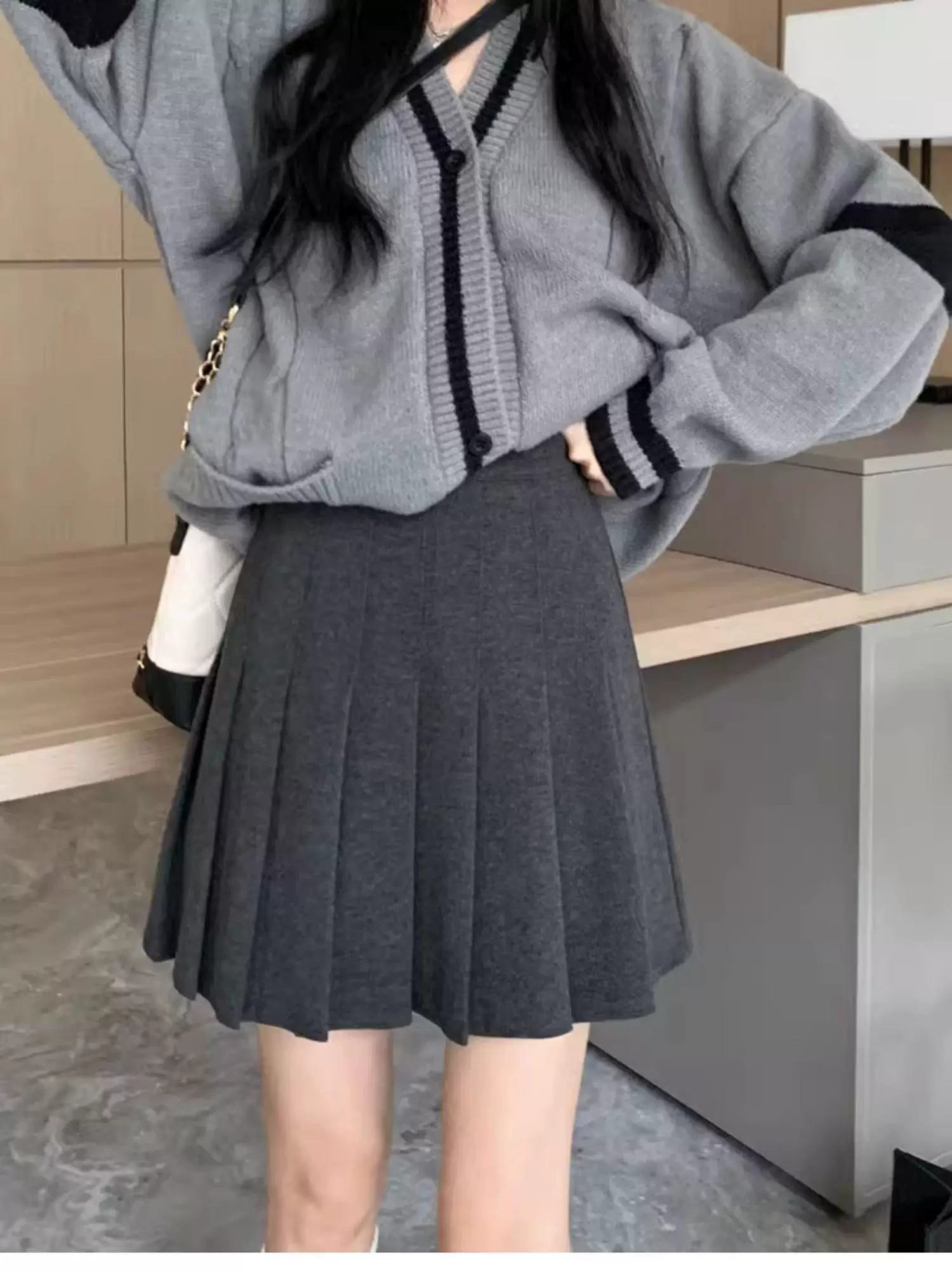 Váy len xếp ly màu xám dành cho nữ, mùa thu đông, dáng nhỏ nhắn, lưng cao, váy chữ A thon gọn, phong cách preppy, váy nửa thân chống lộ