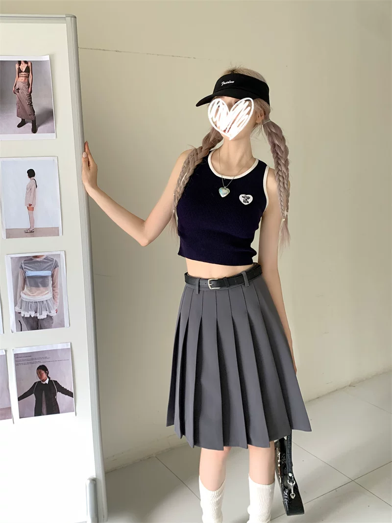 Váy xếp ly màu xám cỡ lớn dành cho nữ, dài ngang đùi, thiết kế cao cấp mùa hè, tôn dáng, kiểu dáng preppy, dáng chữ A.