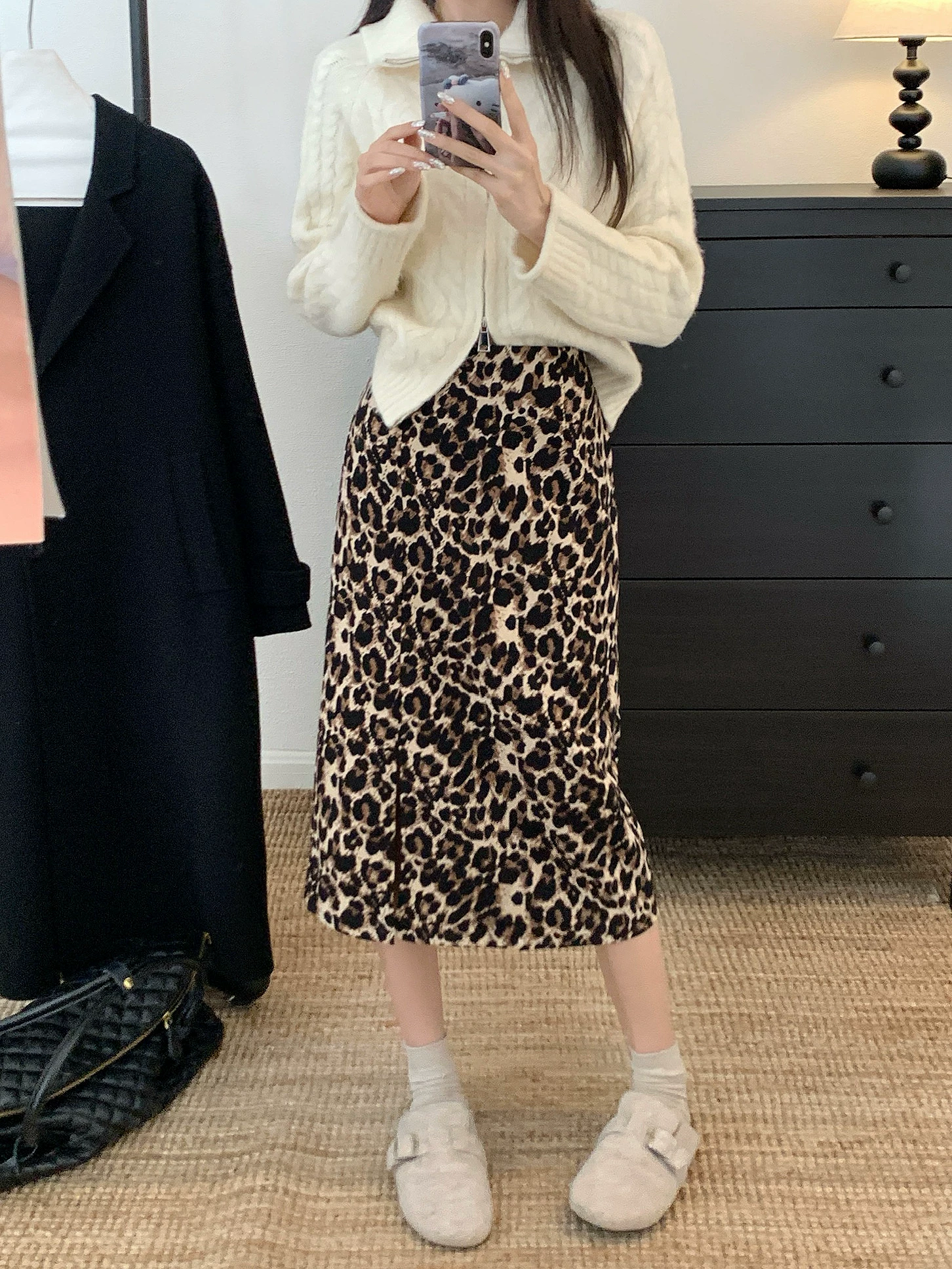 Váy in họa tiết da báo cạp cao cỡ lớn dành cho nữ, váy xẻ tà bên hông co giãn cạp cao mùa thu đông, váy midi chữ A thon gọn và thanh lịch.
