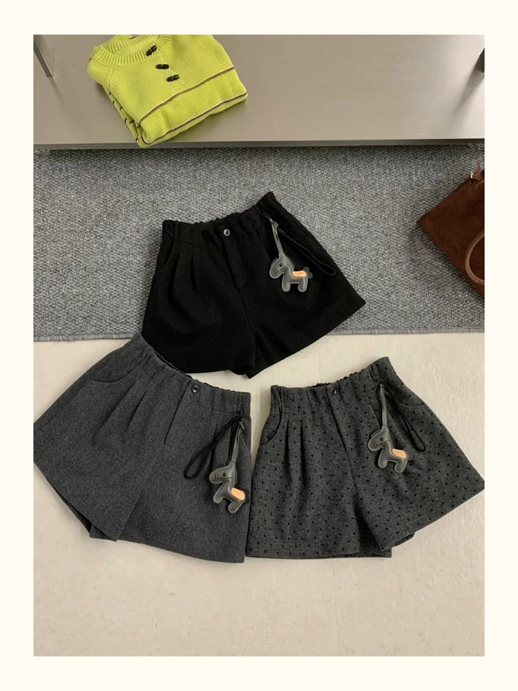 Quần short len ​​chấm bi cỡ lớn dành cho nữ, mùa thu đông, quần ống rộng màu xám lưng cao, quần suông co giãn chữ A tôn dáng, quần ống loe.