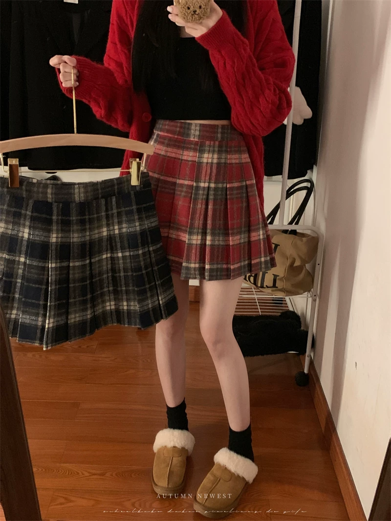 Váy ngắn len kẻ sọc đỏ phong cách preppy cỡ lớn dành cho nữ, váy chữ A cạp cao giảm béo mùa thu đông, váy xếp ly JK.