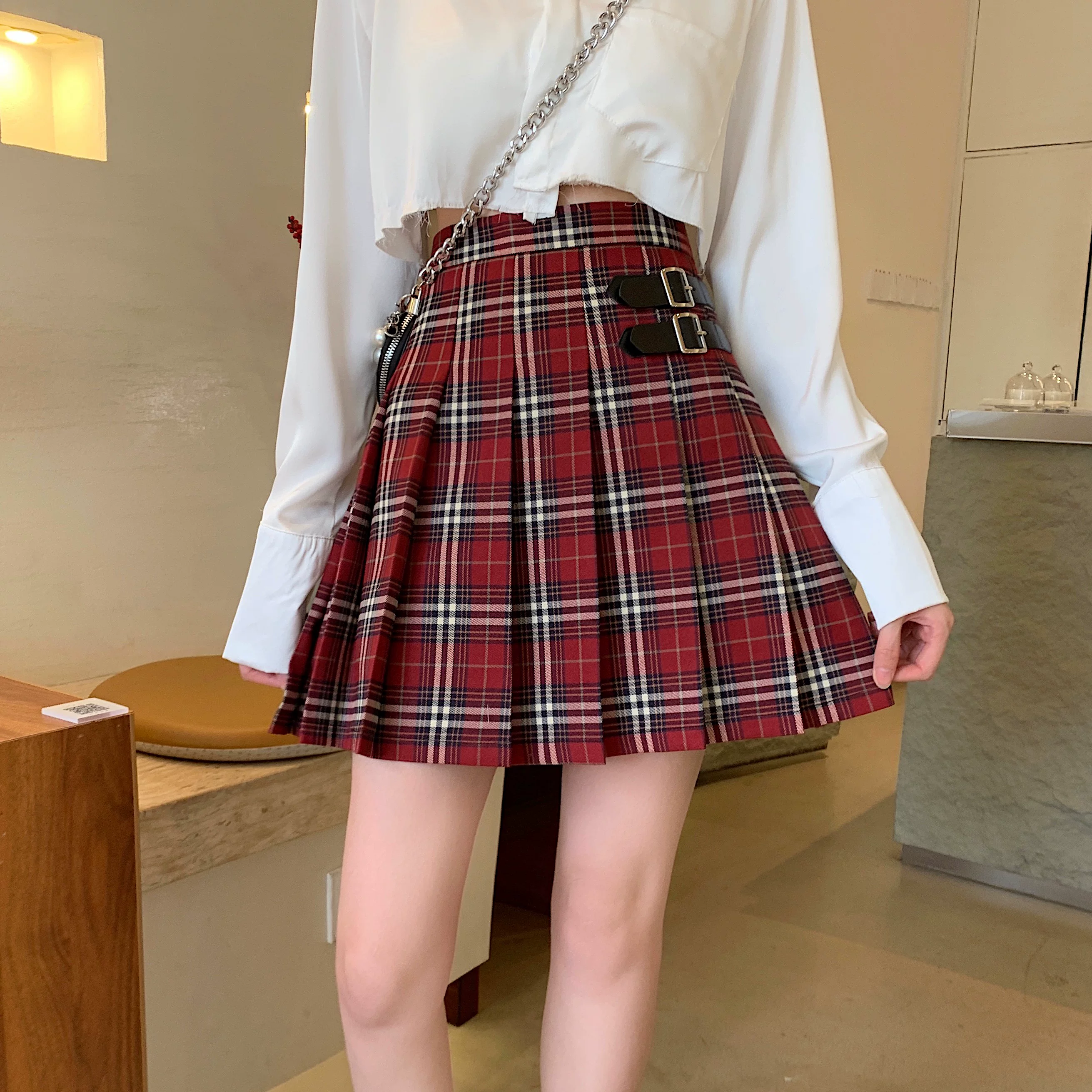 Váy xếp ly kẻ sọc đỏ cổ điển kiểu Mỹ cỡ lớn dành cho nữ, váy ngắn phong cách đại học mùa hè kiểu JK, váy chữ A đa năng, váy nửa thân.