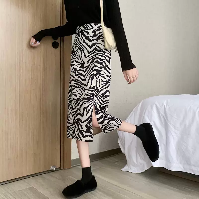 Váy midi da lộn in họa tiết ngựa vằn mùa thu đông dành cho nữ, váy bút chì dáng chữ A xẻ tà cao cấp, size lớn.