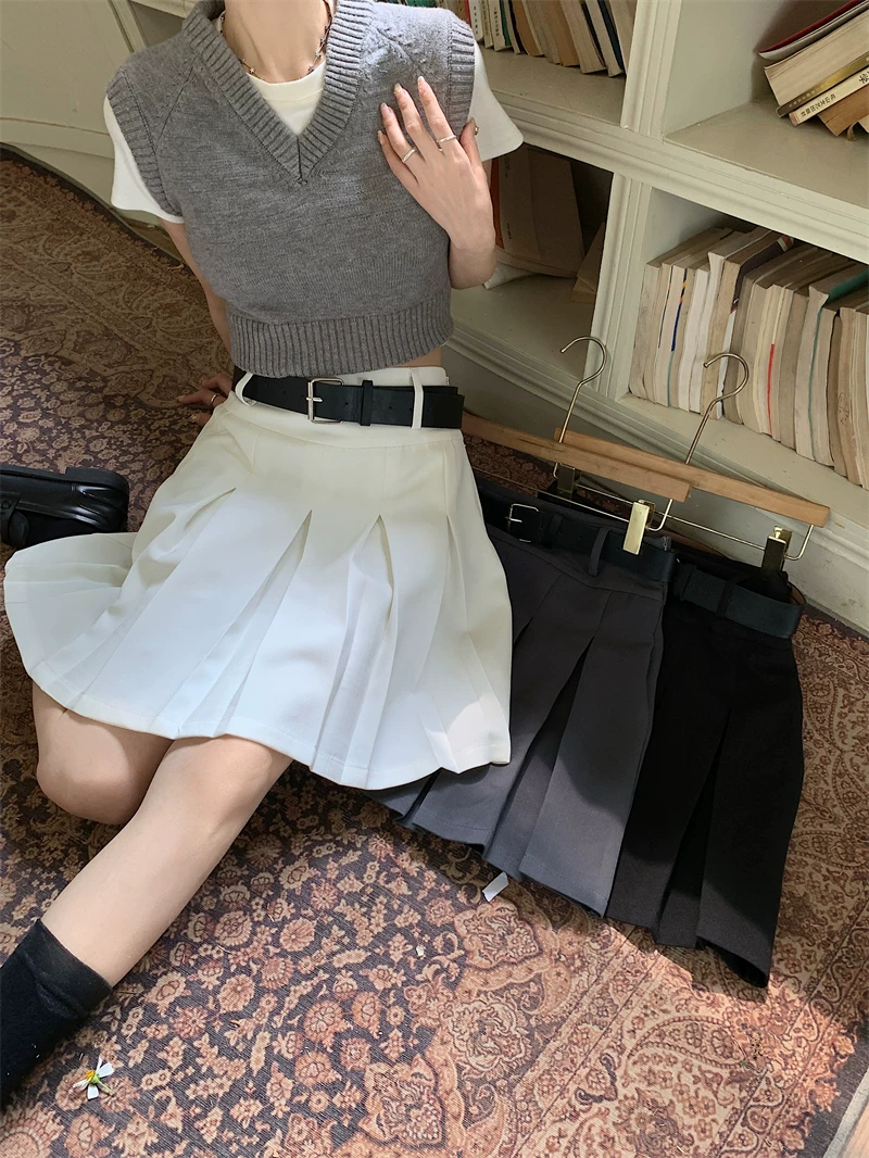 Váy xếp ly màu xám dành cho nữ, váy ngắn chữ A cạp cao cỡ lớn có thiết kế độc đáo, váy trắng cao cấp.