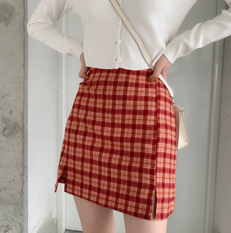 Váy kẻ sọc đỏ cạp cao kiểu retro cỡ lớn dành cho nữ trong mùa hè, váy bút chì dáng chữ A xẻ tà kép tôn dáng dành cho phụ nữ có đường cong.