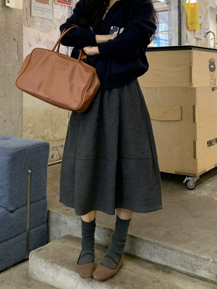 Váy len màu xám cỡ lớn dành cho nữ, phong cách Miu, váy dáng chữ A ôm dáng mùa thu đông, váy dài dáng bồng bềnh lưng cao hình nụ hoa dành cho phụ nữ mũm mĩm.