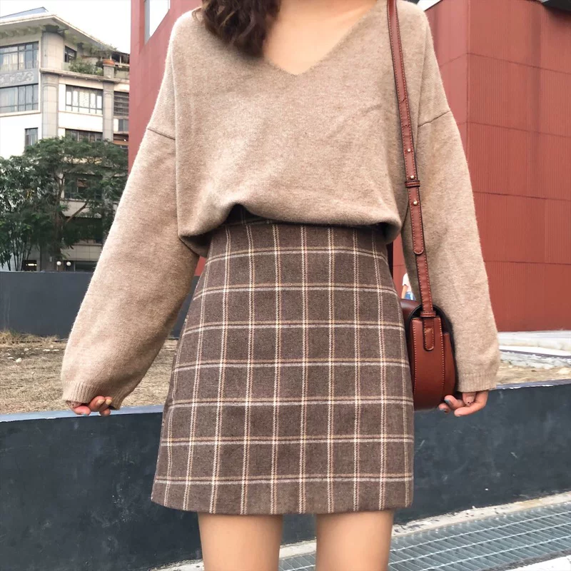 Váy len kẻ sọc 2022 mùa thu đông mới cỡ lớn váy ngắn Váy chữ A váy kẻ sọc nữ váy bút chì