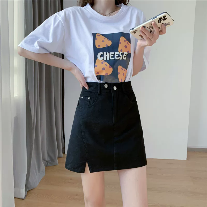 Váy denim màu hồng dành cho nữ, kiểu dáng mới mùa hè 2022, váy chữ A lưng cao, váy ngắn ôm hông cỡ lớn.