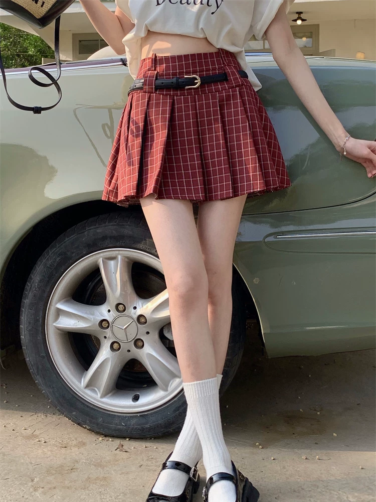 Váy xếp ly kẻ sọc đỏ cổ điển cỡ lớn dành cho nữ, váy ngắn chữ A cạp cao phong cách đại học Mỹ mùa hè, váy nửa thân phồng.