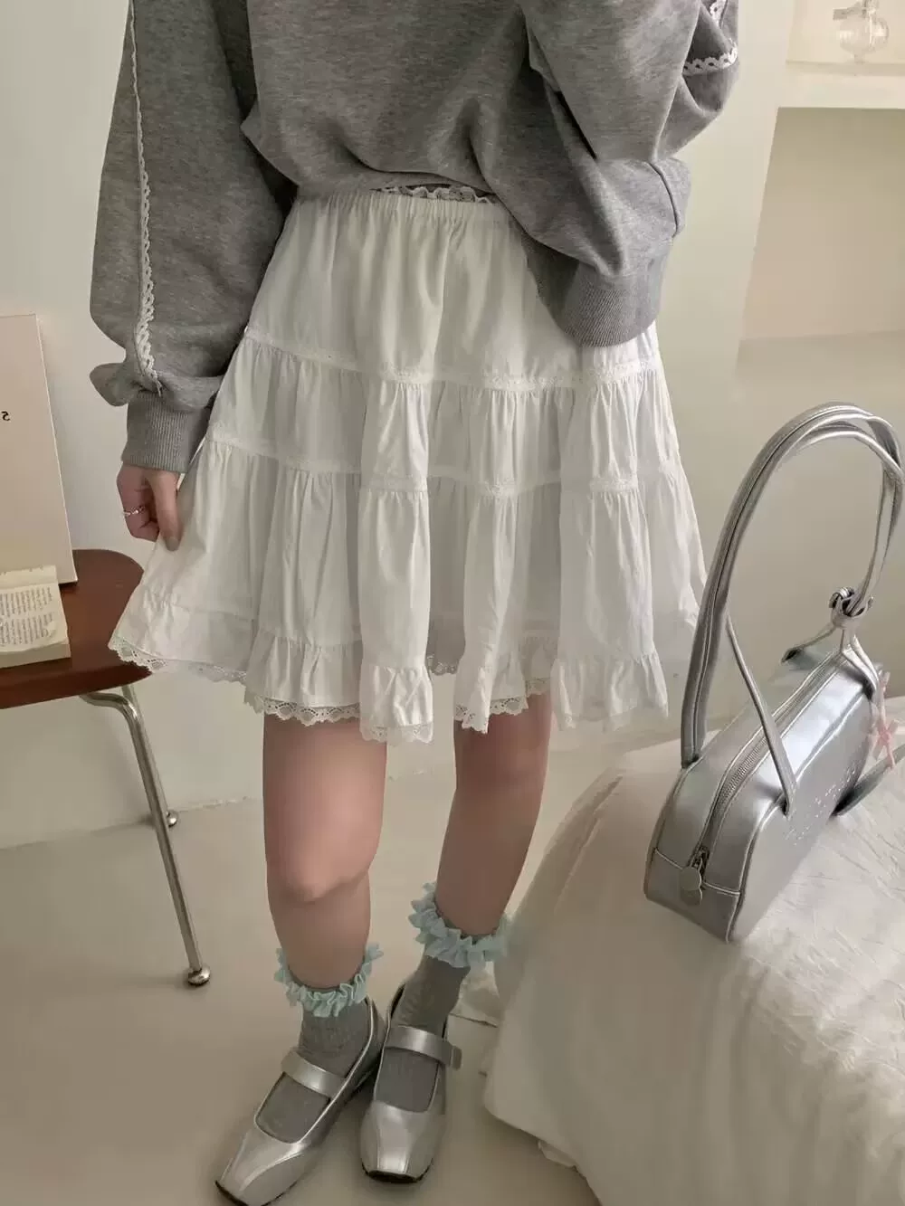 Váy ba lê trắng kiểu Pháp cỡ lớn dành cho nữ, váy ngắn dáng chữ A xòe cao eo mùa hè với viền ren ngọt ngào và thiết kế xếp tầng.