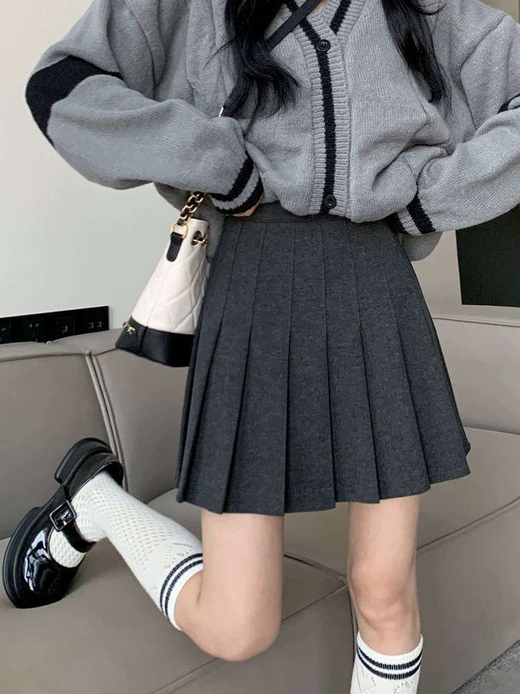 Váy len xếp ly lưng cao màu xám, phong cách preppy thu đông dành cho nữ, phong cách Melard, váy chữ A thon gọn, váy ngắn.