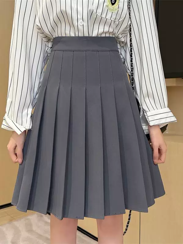 Váy xếp ly màu xám cực dài dành cho nữ, mùa xuân hè, lưng cao, tôn dáng, váy chữ A phong cách preppy, chống lộ, váy dài vừa phải.